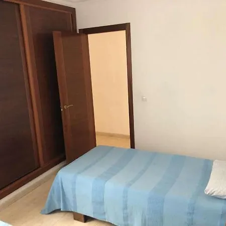 Апартаменты Sleeps 6 Wifi